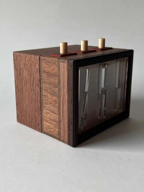 Visible 3-Ary Drawer (Ternary) by Hiroshi Iwahara
