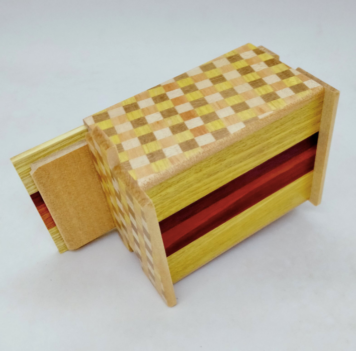 3 Sun 12 Step Natural Wood / Ichimatsu Japanese Puzzle Box