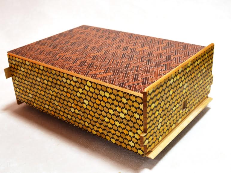 12 Sun 28 Step Red Saya-Matsukawabishi Japanese Puzzle Box by Mr. Yamanaka