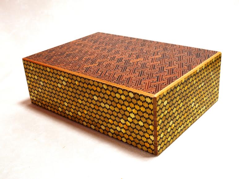 12 Sun 28 Step Red Saya-Matsukawabishi Japanese Puzzle Box by Mr. Yamanaka