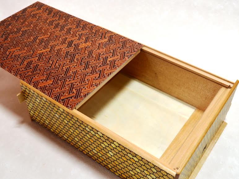 12 Sun 28 Step Red Saya-Matsukawabishi Japanese Puzzle Box by Mr. Yamanaka
