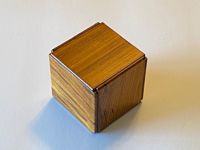 Confetto 2 Japanese Puzzle Box by Hiroshi Iwahara