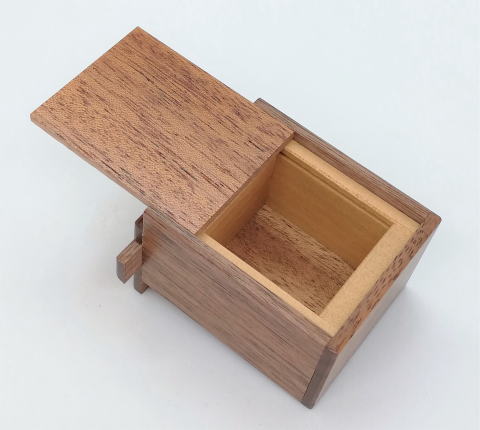 2 Sun 7 Step Walnut/Mahogany Japanese Puzzle Box