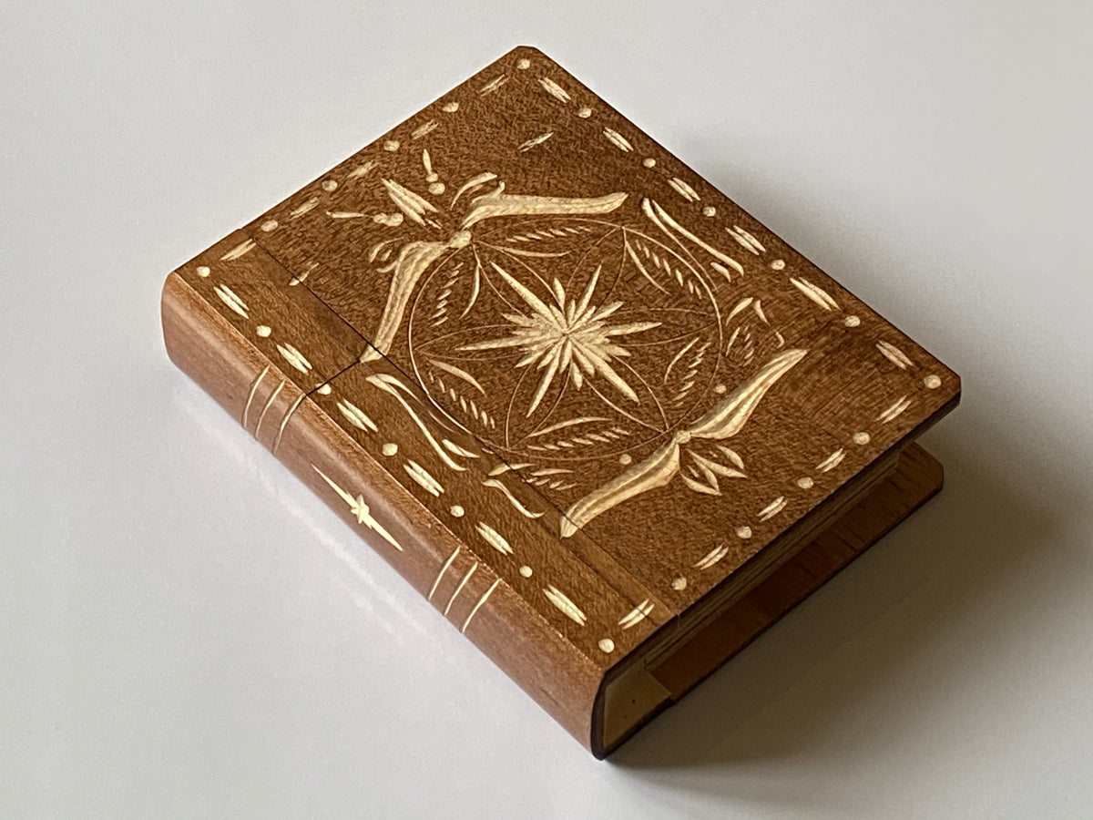 Transylvanian Secret Book Box (TTBRN)