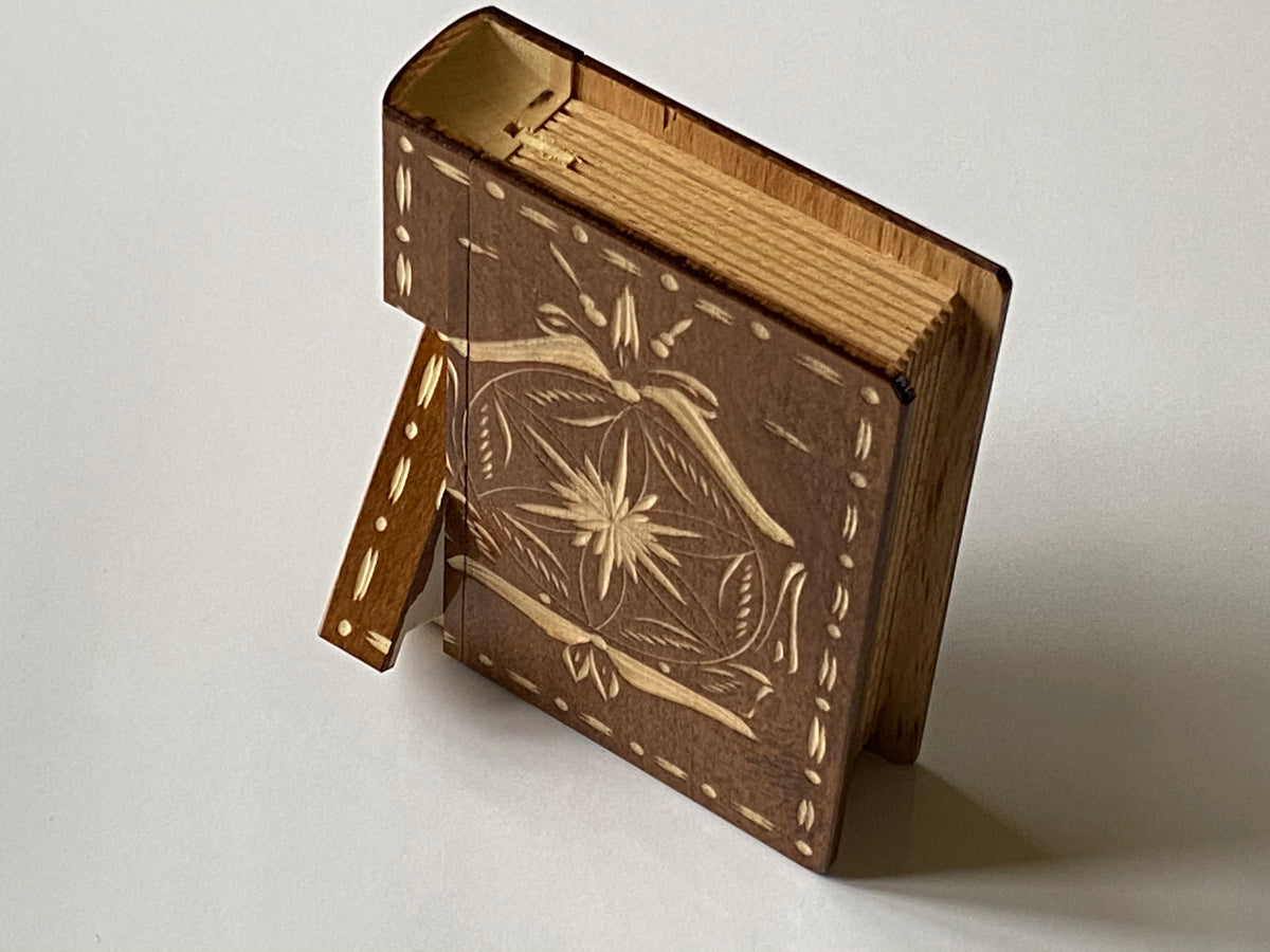 Transylvanian Secret Book Box (TTBRN)