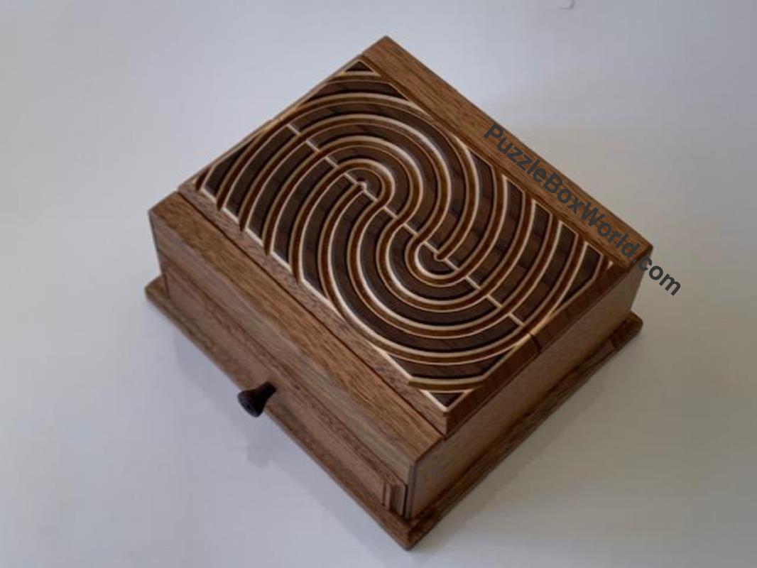 Ripple Out Japanese Puzzle Box by Osamu Kasho