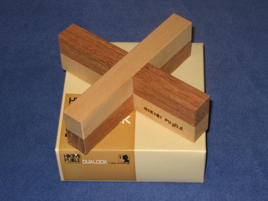 Hikimi Collection Dualock Wooden Puzzle
