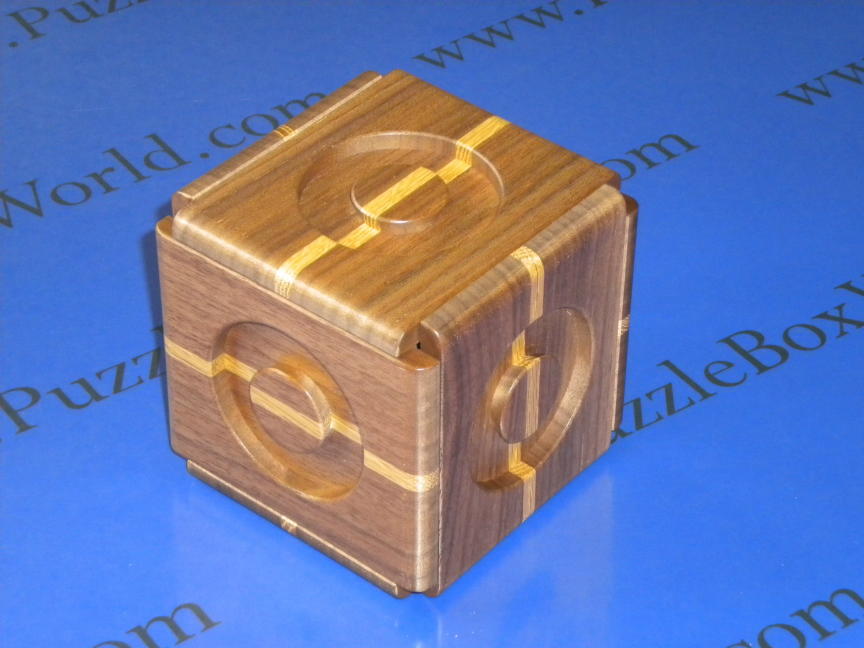 Expansion VI Japanese Puzzle Box by Akio Kamei
