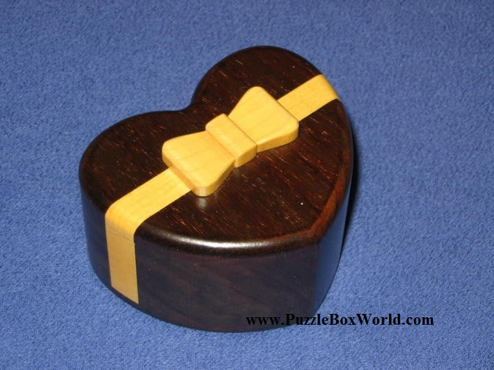 Love Box 5 by Akio Kamei