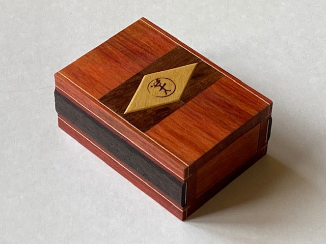 Matchbook Puzzle by Robert Yarger (Stickman Puzzles)