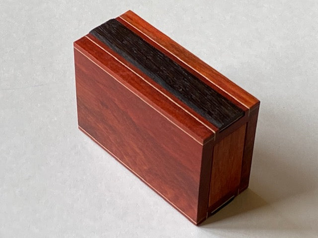 Matchbook Puzzle by Robert Yarger (Stickman Puzzles)