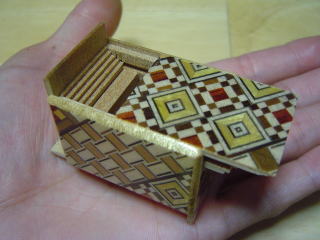 22 Step Japanese "Mini Trick" Box By Mr. Oka