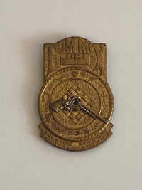 1941 TOM MIX STRAIGHT SHOOTER SIX-GUN DECODER badge pin (Ralston)