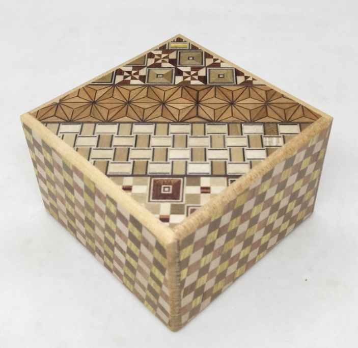 Square 18 Step Ichimatsu/Yosegi/Natural Wood Japanese Puzzle Box