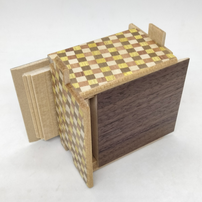 Square 18 Step Ichimatsu/Yosegi/Natural Wood Japanese Puzzle Box