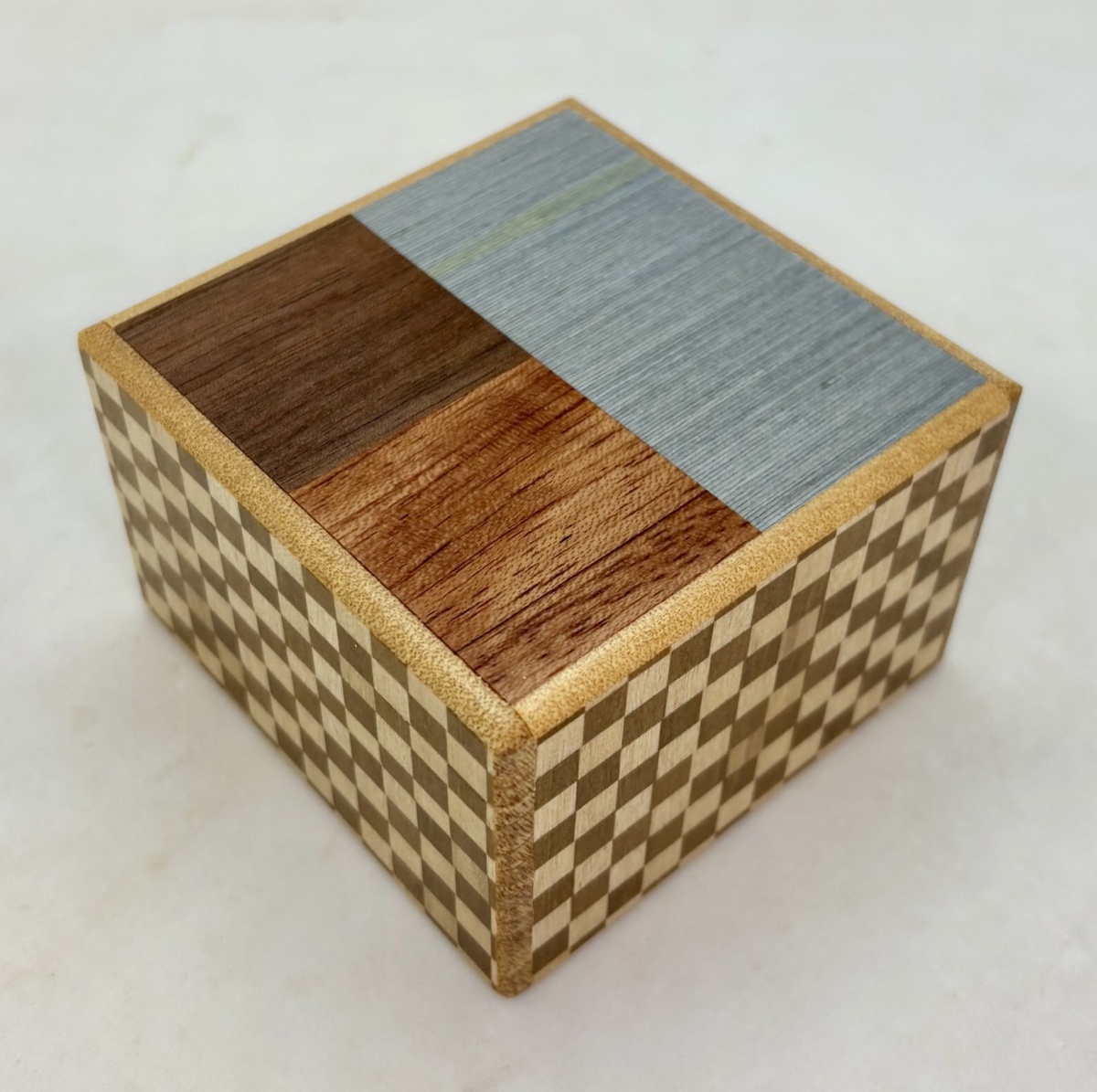 Square 14 Step Random Grain/Ichimatsu Japanese Puzzle Box