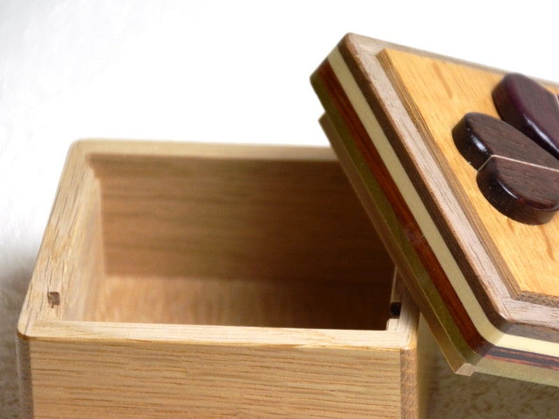 products/a_chance_meeting_kagome_japanese_puzzle_box_3.jpg