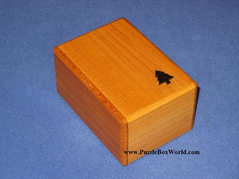 products/box_with_a_tree_natural_wood.jpg