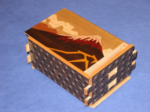 5 Sun 42 Step Kaminari Fuji  Kuroasa Japanese Puzzle Box Back