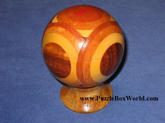 products/mung_kow_puzzle_ball_by_stephen_chin_1.jpg