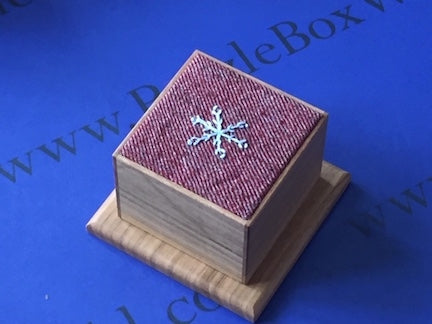 products/snow_dance_japanese_puzzle_box_by_hoshino.jpg