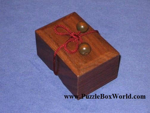 String Box 2 Japanese Puzzle Box by Akio Kamei
